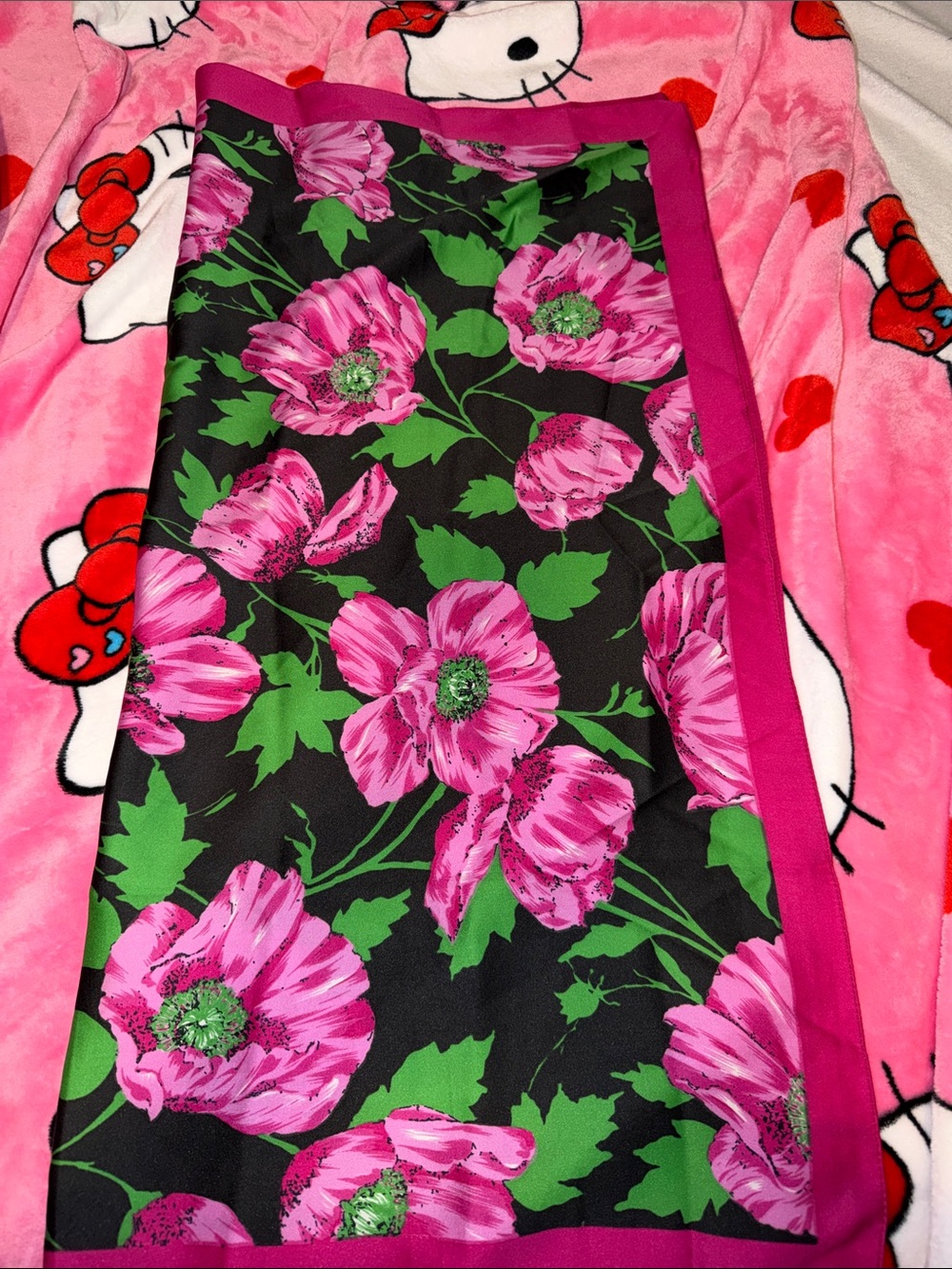 Made in Italy 100% Polyester Label on Fuchsia Fabric